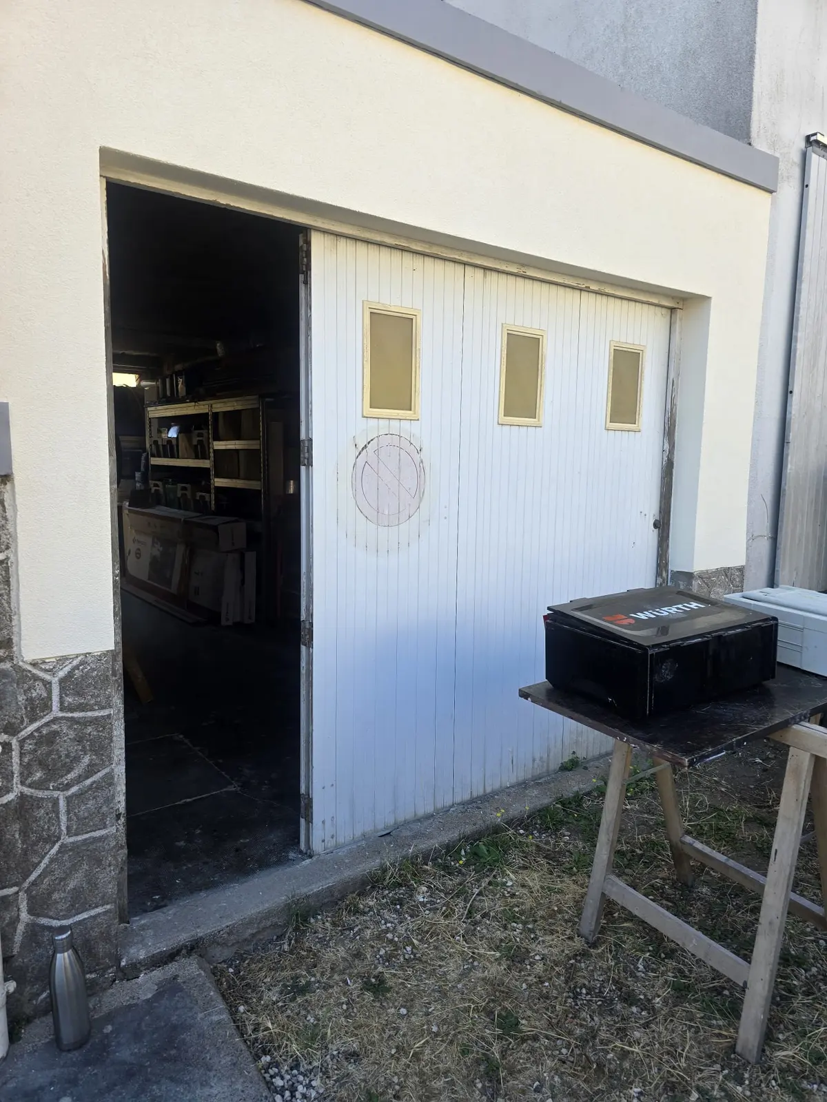 Artisan menuisier - installateur, La Regrippière